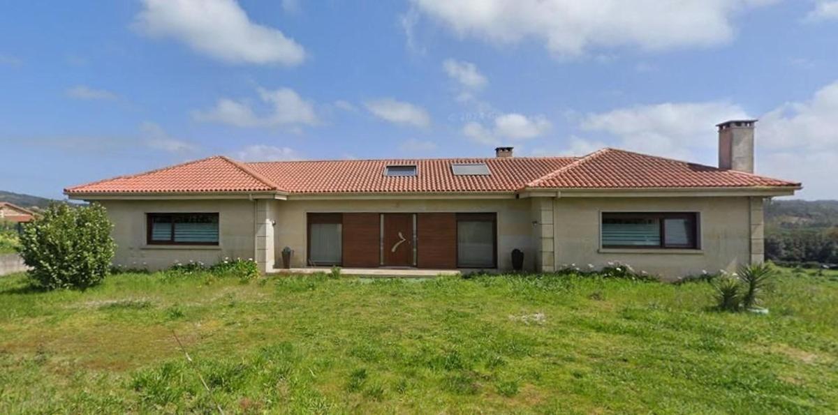 Продажа отдельного шале в Calle Vila de Noia, Карбальо photo 1