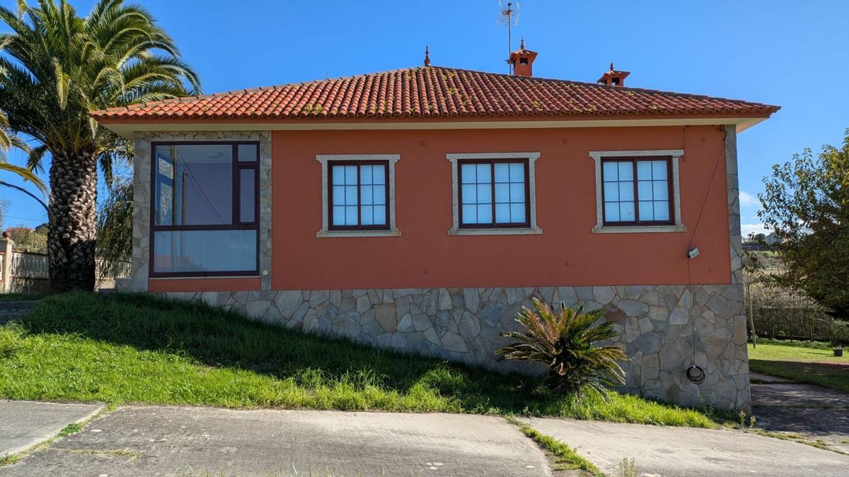 Продажа отдельного шале в Porto de Barizo, 14, Мальпика-де-Бергантиños photo 2