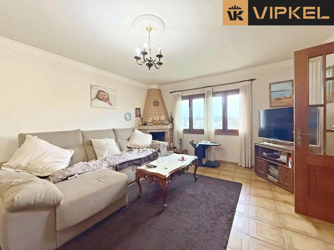 Sale of independent chalet in Quintáns, Carballo
 photo 3