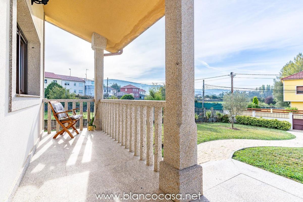 Sale of independent chalet in Carballo, Carballo
 photo 3