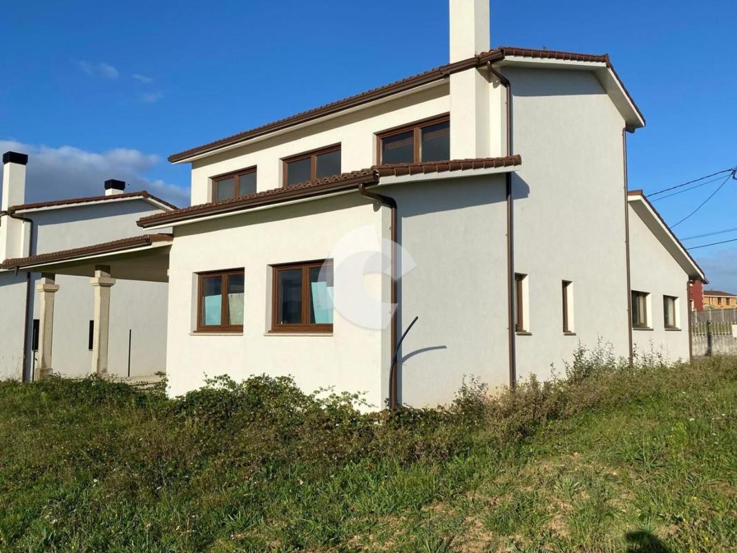 Sale of independent chalet in Piñeiro, Carballo
 photo 4