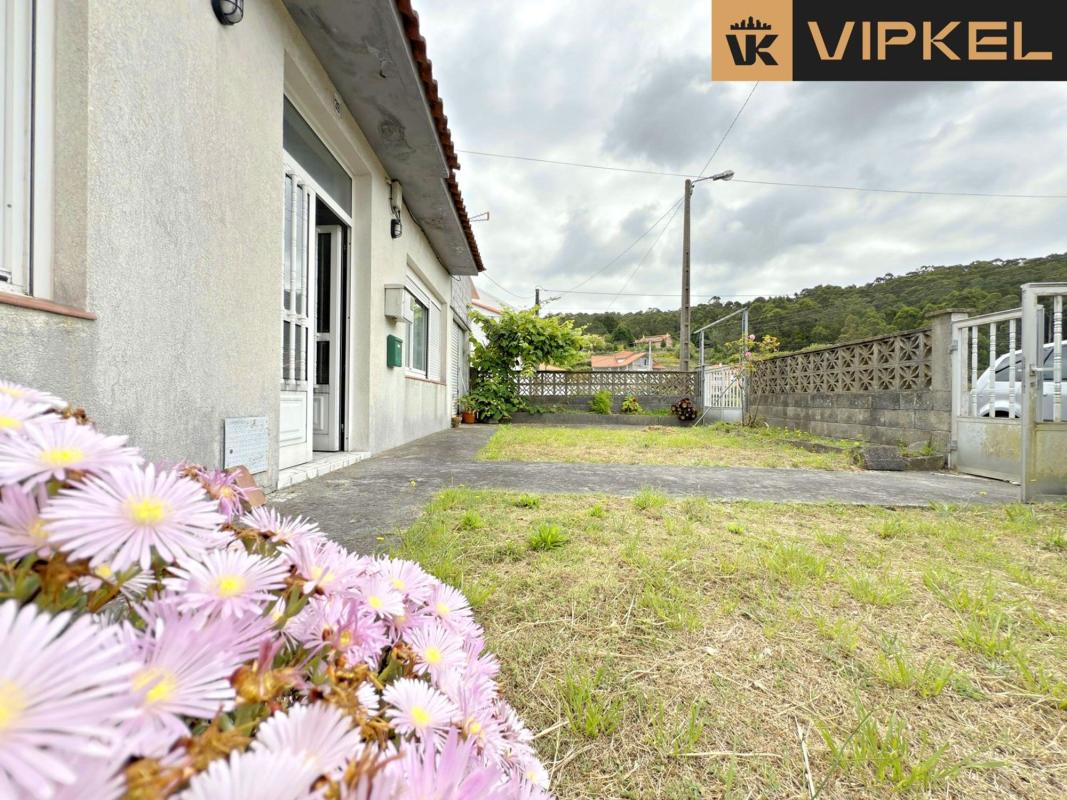 Sale of independent chalet in AV ISIDRO PARGA PONDAL, Laxe
photo 2