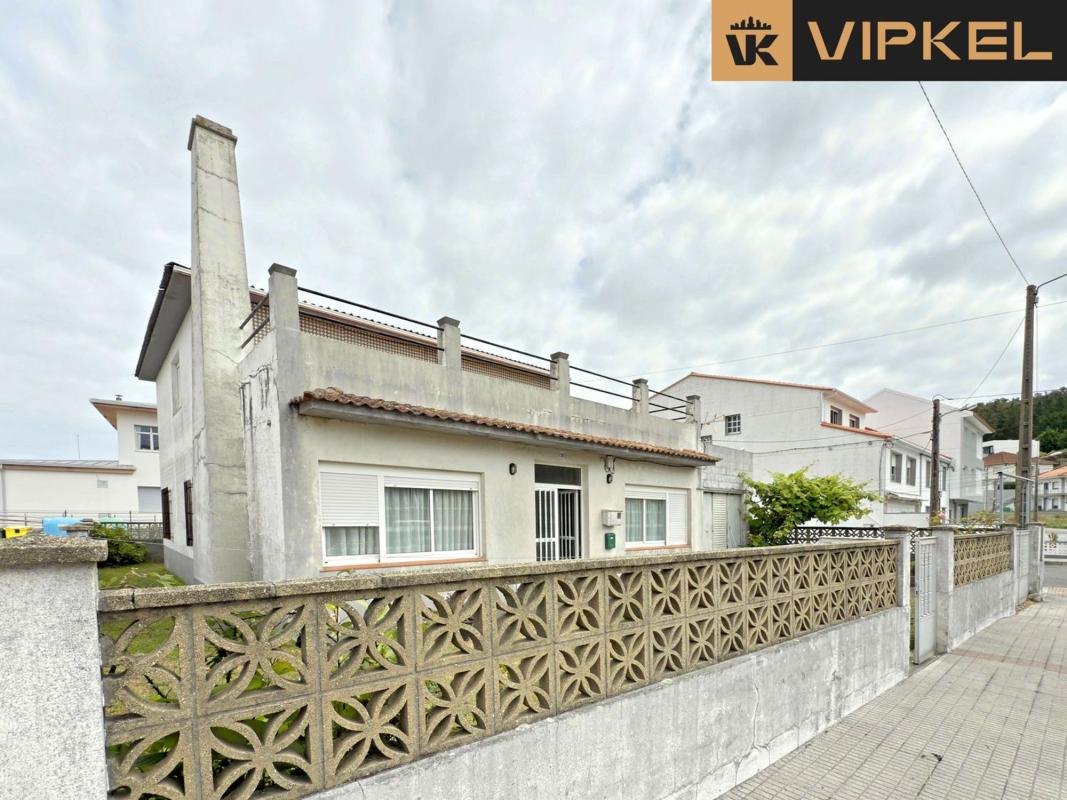 Sale of independent chalet in AV ISIDRO PARGA PONDAL, Laxe
photo 4