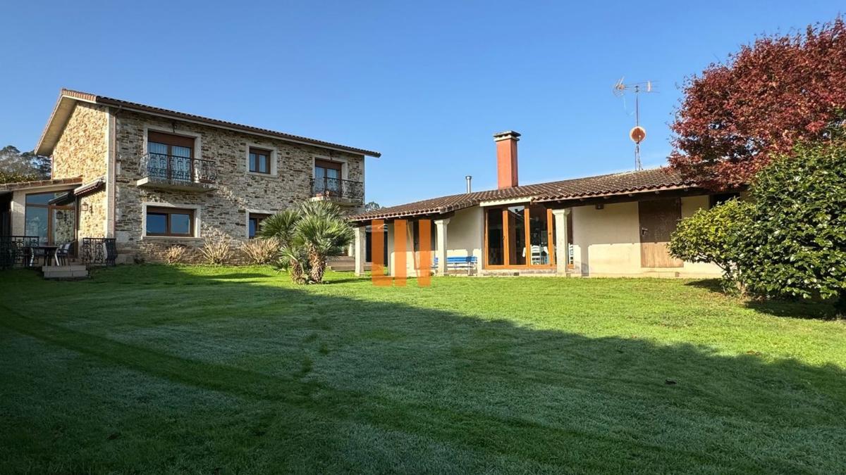 Sale of independent chalet in Camino Lg Xeoane da Estrada, Carballo
photo 1