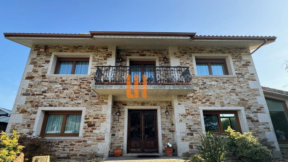 Sale of independent chalet in Camino Lg Xeoane da Estrada, Carballo
photo 4