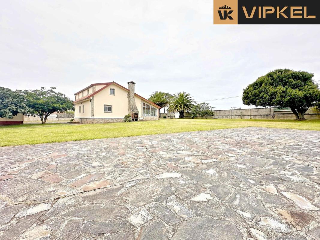 Sale of independent chalet in Calle do Pinar, Carballo
 photo 3