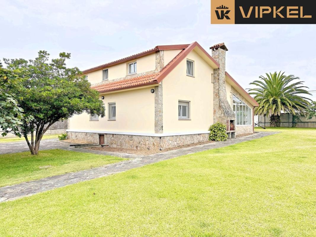 Sale of independent chalet in Calle do Pinar, Carballo
 photo 4