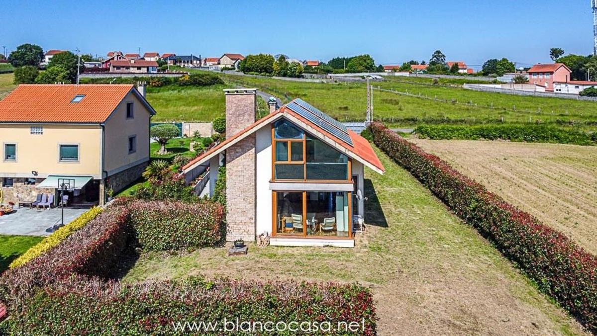 Venta de chalet independiente en Carballo, Carballo
 photo 3