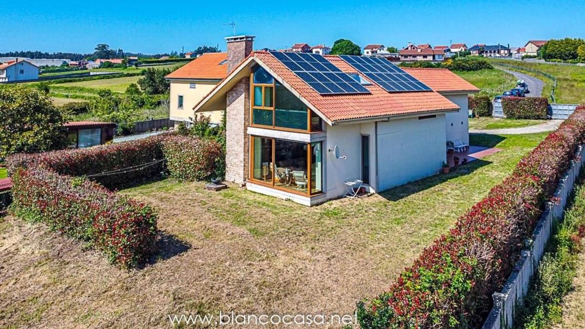 Venta de chalet independiente en Carballo, Carballo
 photo 4