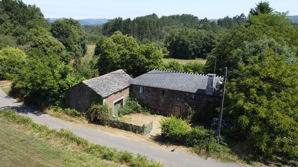 Sprzedaż niezależnego domku jednorodzinnego w Valle gestoso, Monfero photo 1