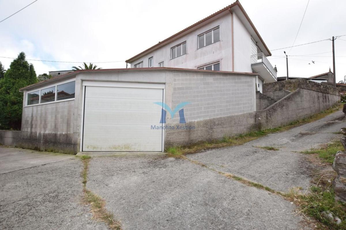 Sale of independent chalet in Cee, Cee
 photo 4