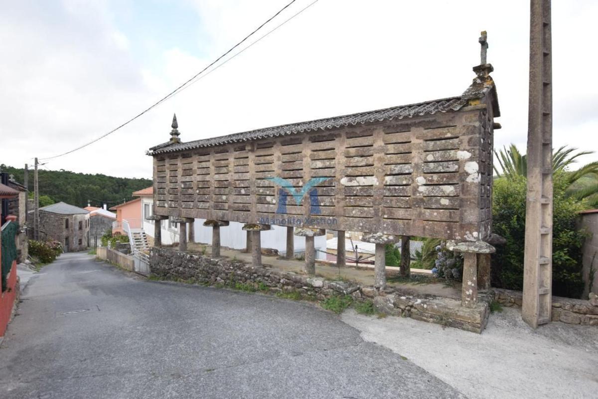 Sale of independent chalet in Cee, Cee
 photo 5