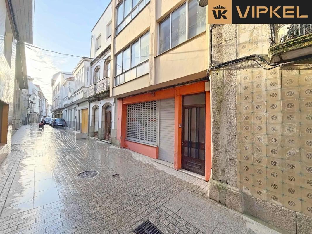 Sale of townhouse in  Calle Rosalía de Castro , Cee photo 2