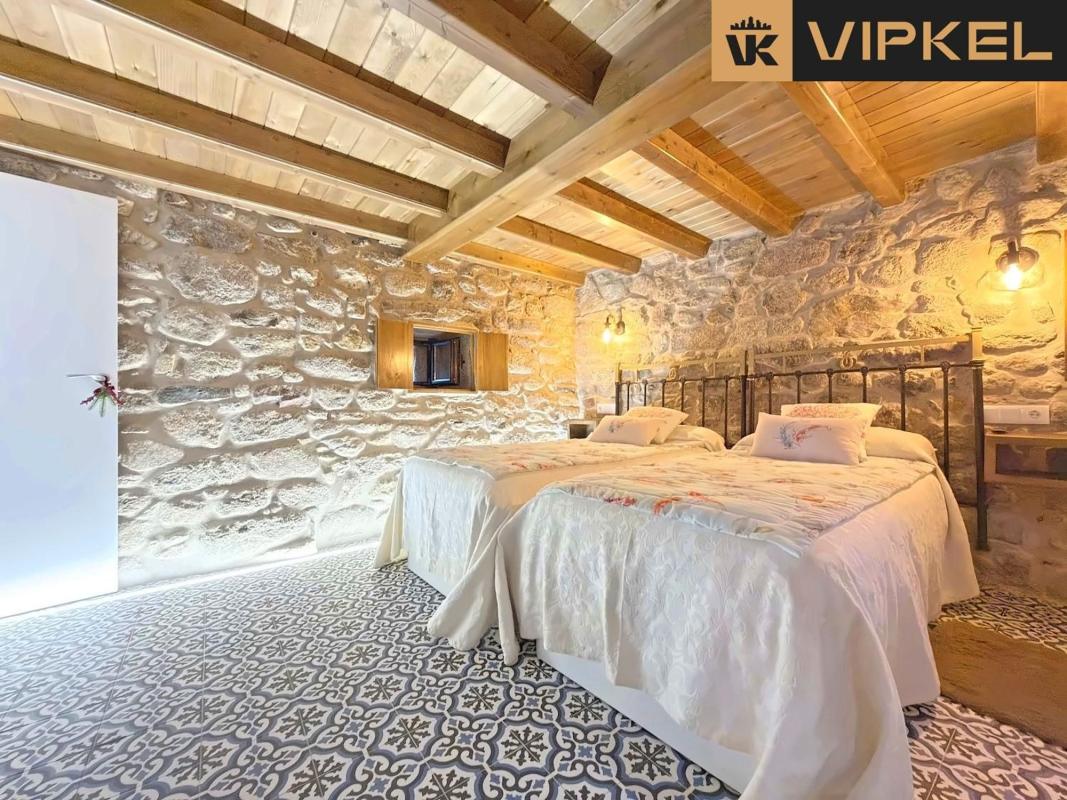 Sale of independent chalet in Figueiroa, Dumbria
 photo 4
