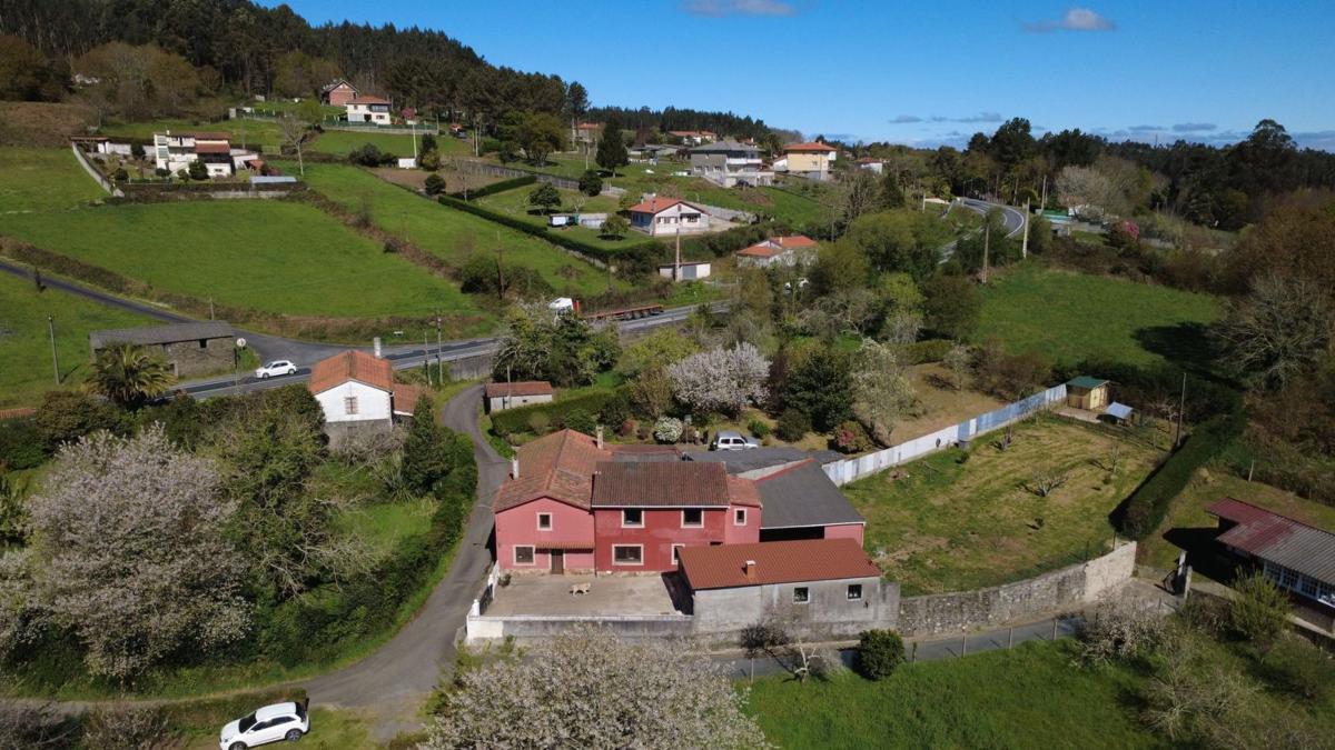 Sale of independent chalet in Lugar Oza, Oza-Cesuras
photo 1