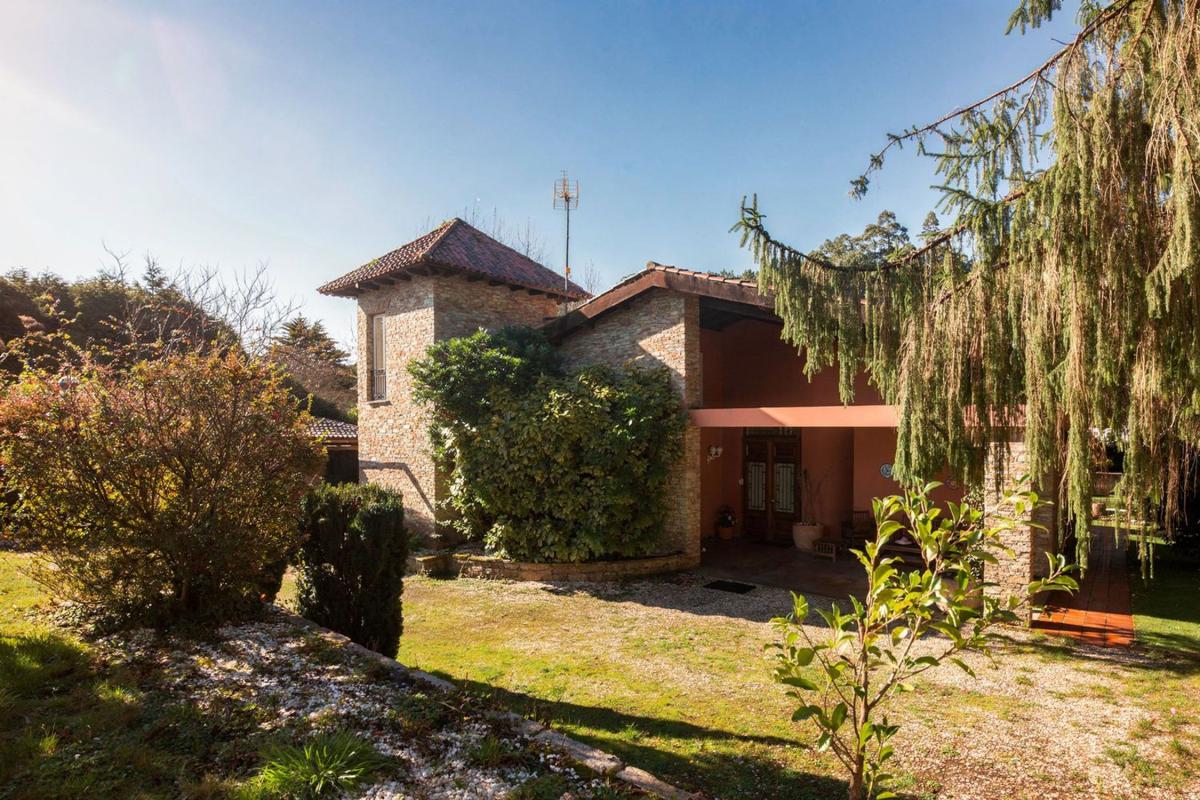 Продажа отдельного шале в Calle Lambre 9, 15319., 9, Падерне photo 2
