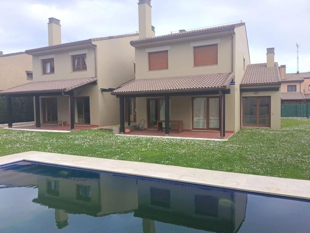 Propiedades en venta y alquiler en España photo 1