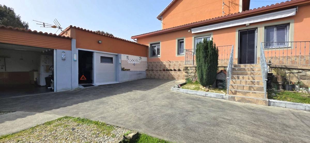 Properties for sale and rent in Spain photo 2