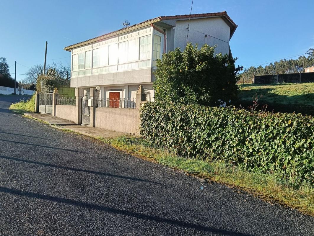 Sale of independent chalet in Coiroa, Oza-Cesuras
 photo 3