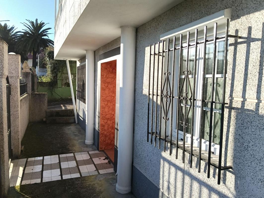 Sale of independent chalet in Coiroa, Oza-Cesuras
 photo 5