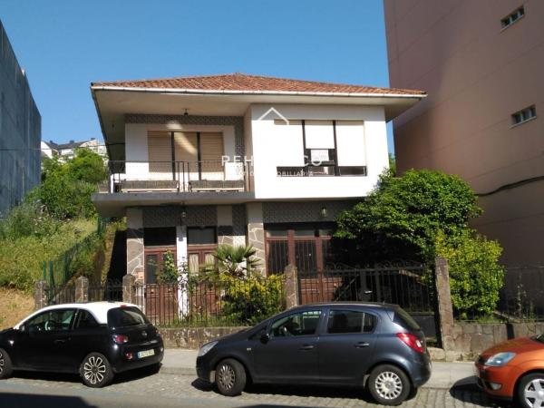 Casa independiente en avenida Jesús García Naveira photo 1