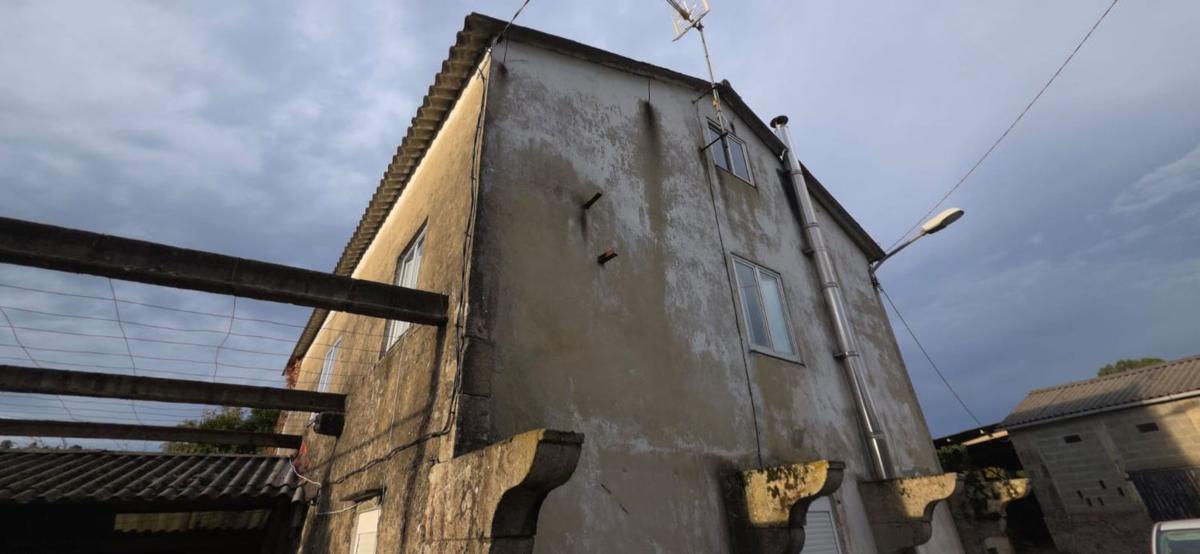 Sprzedaż niezależnego domku jednorodzinnego w  LG PENEDO, 3, Vilarmaior photo 2