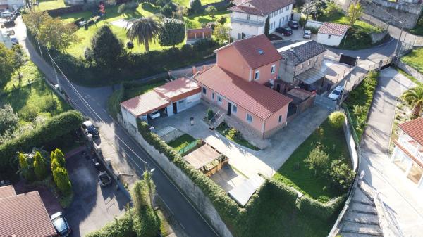Casa independiente en Leiro thumbnail 1