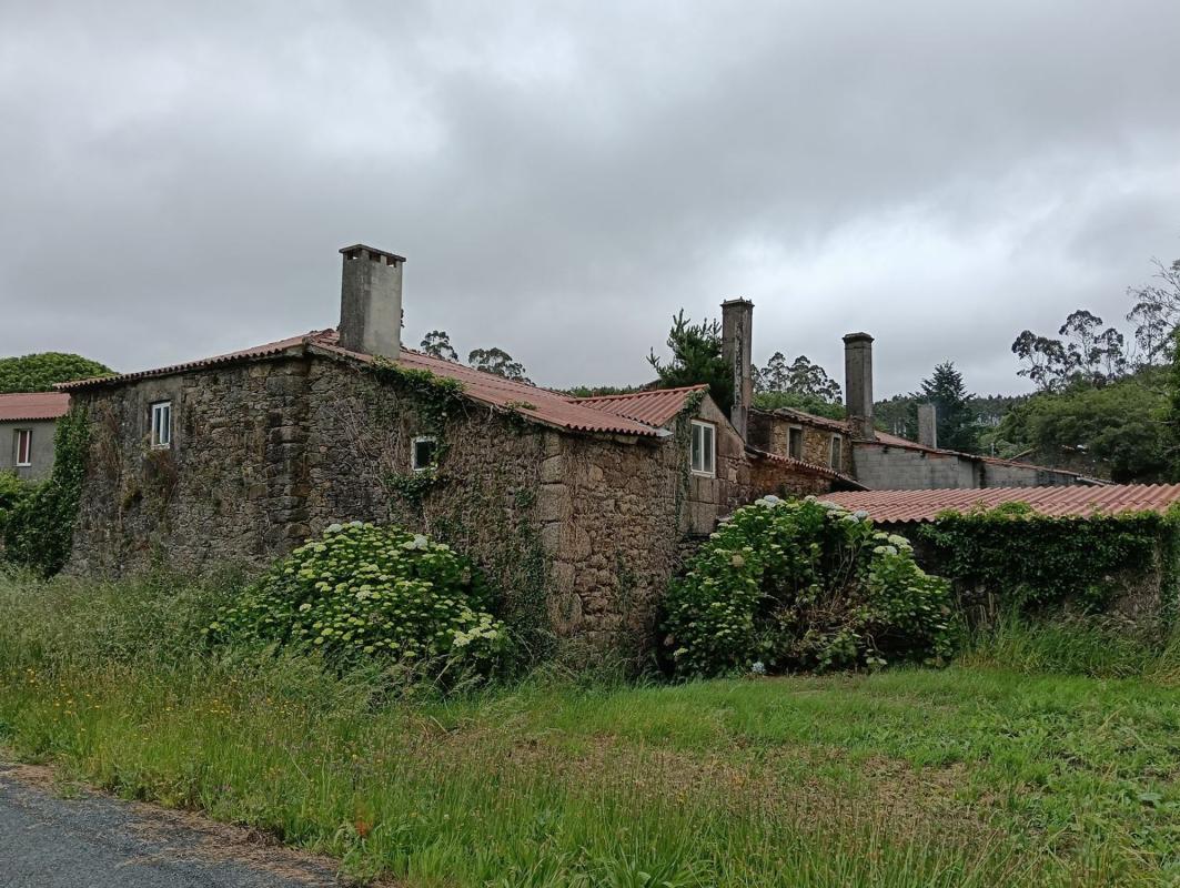 Venta de chalet adosado en  Xafeita , Vilasantar photo 4