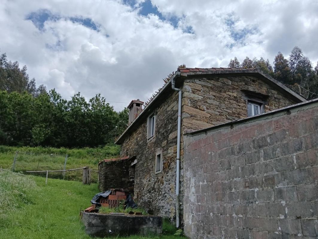 Sprzedaż niezależnego domku jednorodzinnego w Figueredo, Oza-Cesuras photo 3