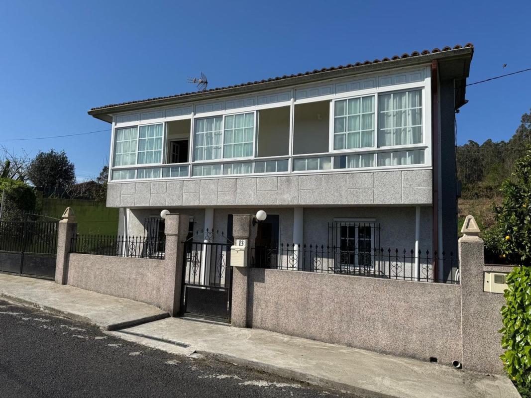 Sale of independent chalet in Coiroa, Oza-Cesuras
 photo 2