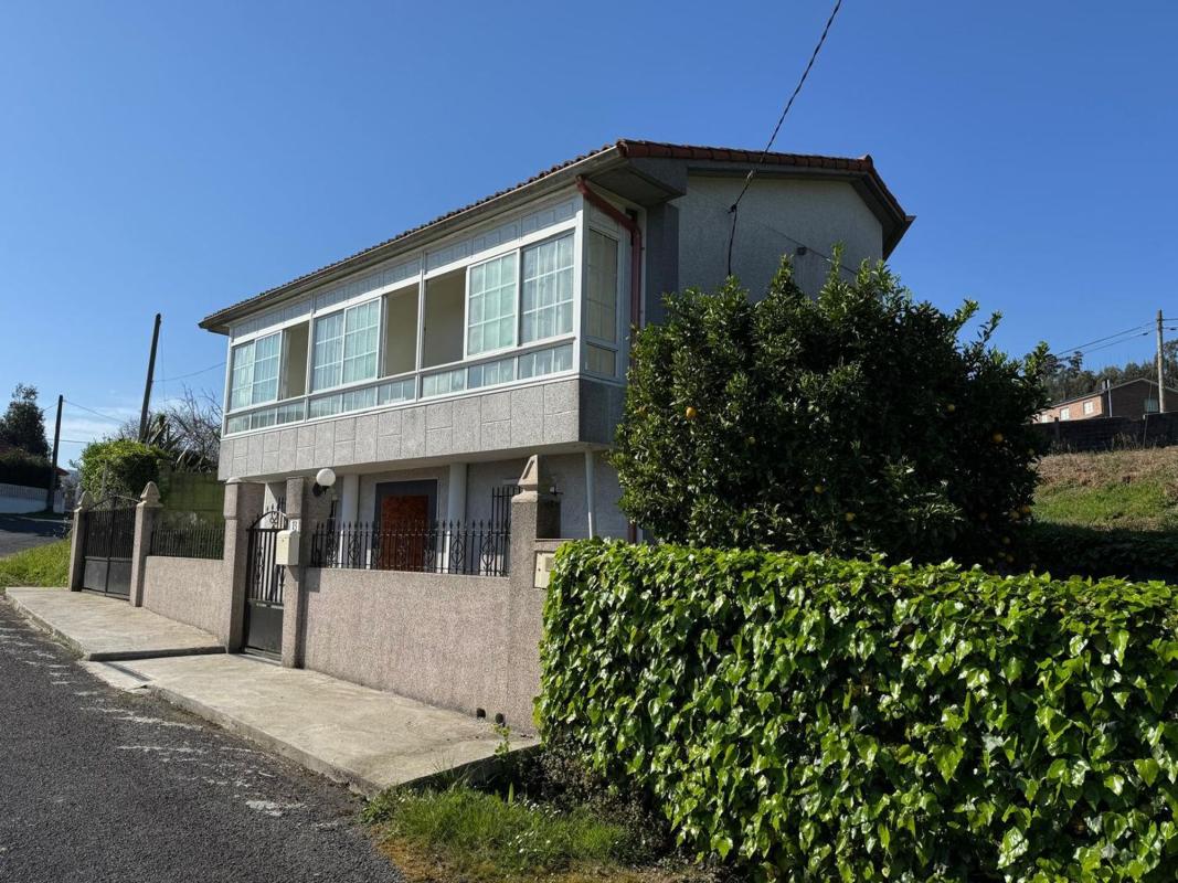 Sale of independent chalet in Coiroa, Oza-Cesuras
 photo 3