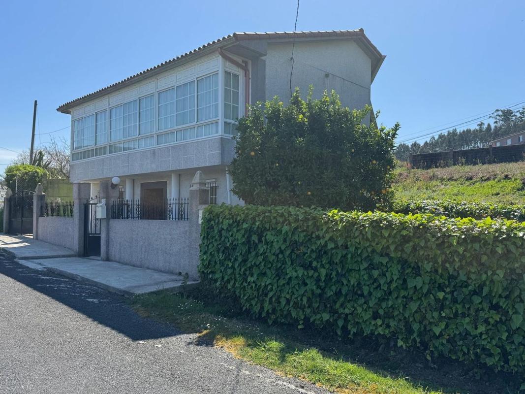 Sale of independent chalet in Coiroa, Oza-Cesuras
 photo 4