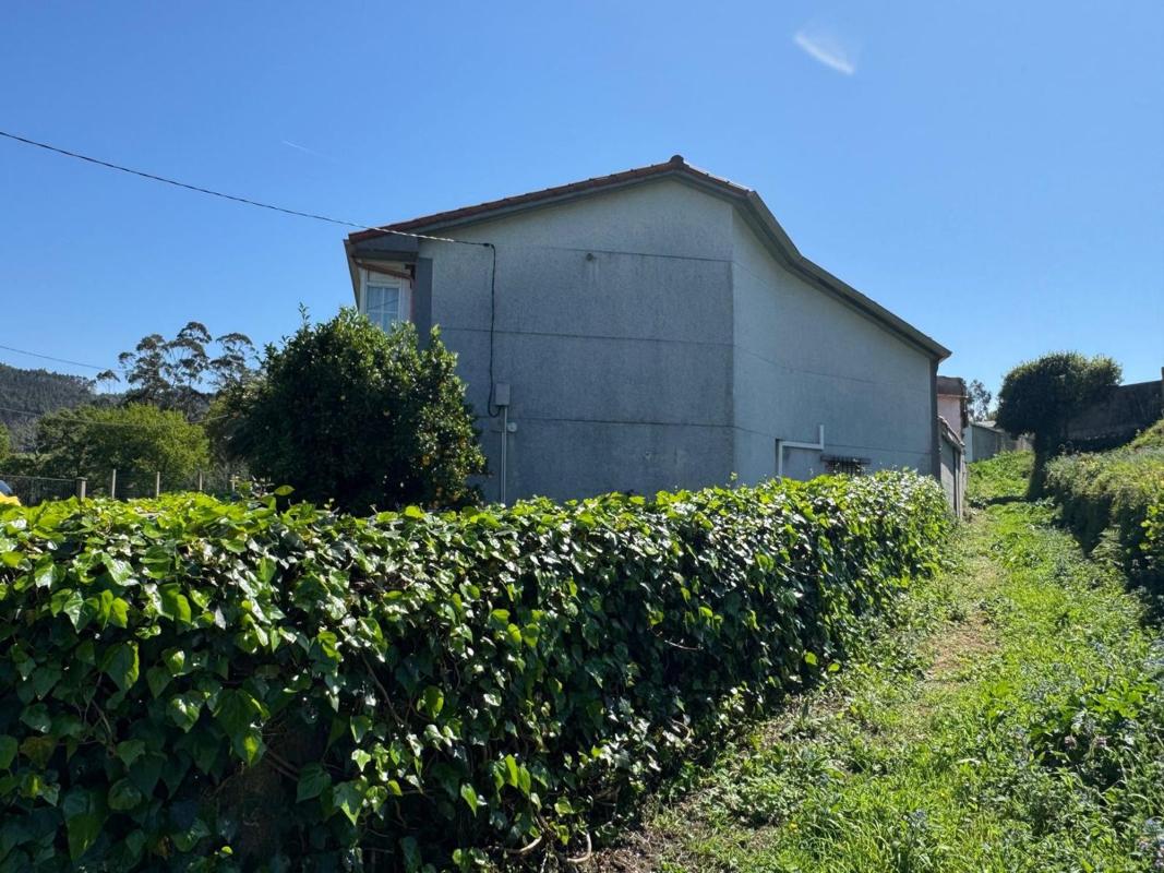Sale of independent chalet in Coiroa, Oza-Cesuras
 photo 5