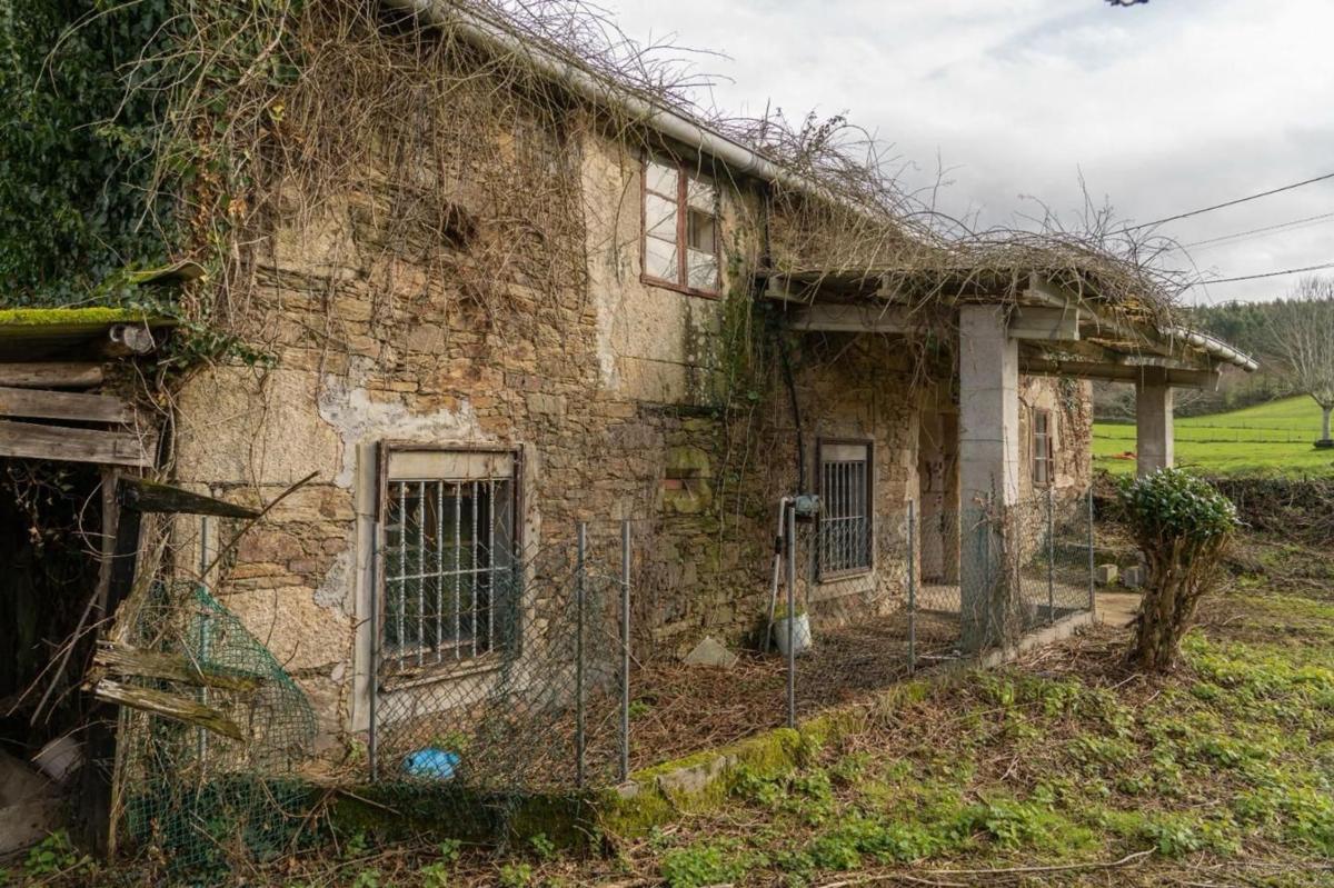 Sale of independent chalet in Lugar Ferreiros, Irixoa
photo 4