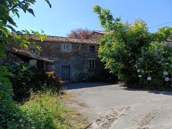 Chalet adosado en Rodeiro thumbnail 1