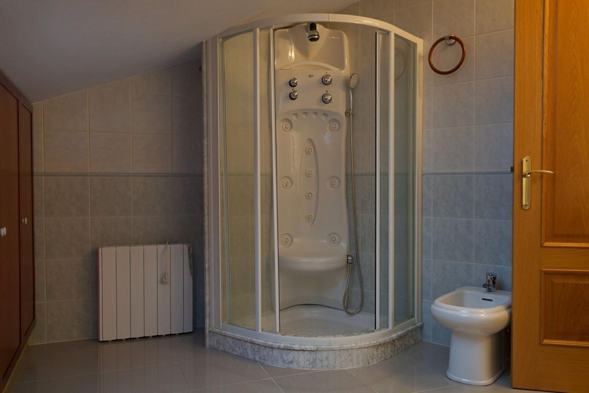 Venta de chalet adosado en  Aldea Fondal s/n URBANIZACINPLAYADEPERBES , Miño photo 3