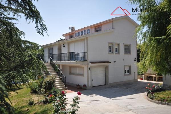 Chalet independiente en venta en Lugar Fontecomido, Muros
thumbnail 1