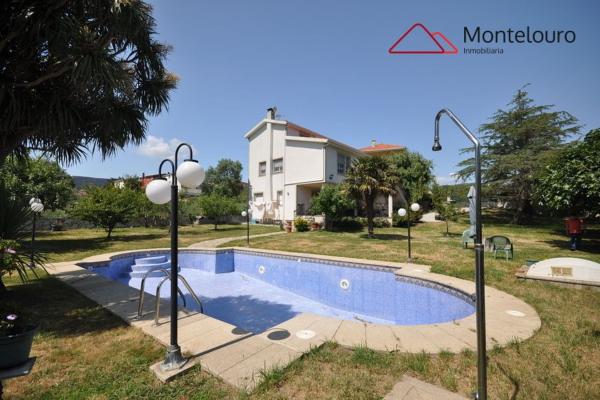 Chalet independiente en venta en Lugar Fontecomido, Muros
thumbnail 2