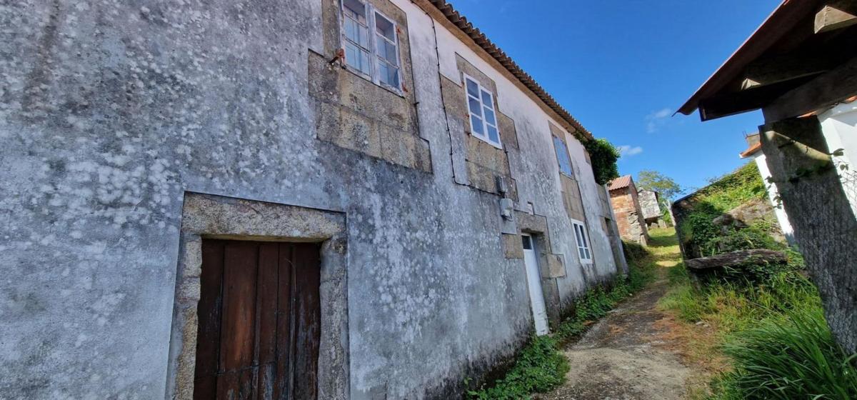 Venta de finca rústica en  Outes , Outes photo 2