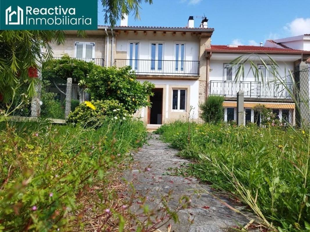 Venta de chalet adosado en  Calle Alexandre Cadarso , Noia photo 3