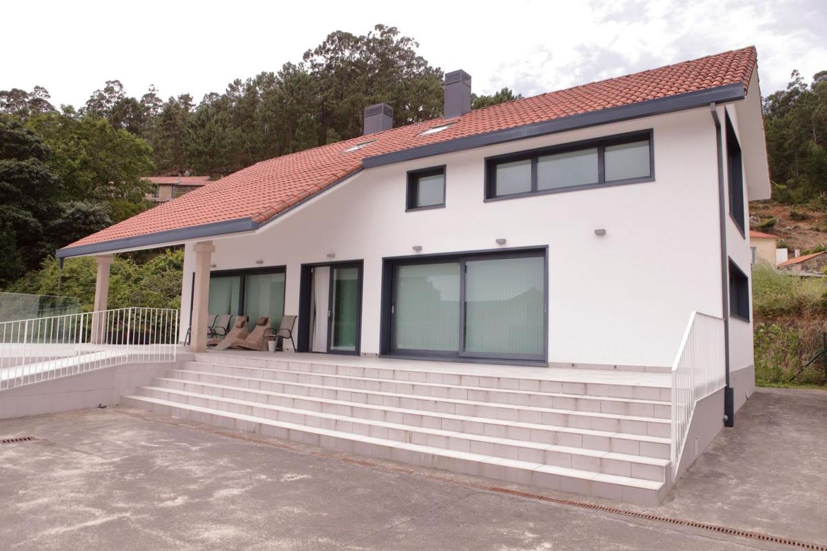 Продажа отдельного шале в LUGAR DE MOSTEIRO, 41, Аутес photo 1