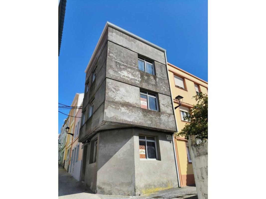Sprzedaż niezależnego domku jednorodzinnego w Calle San Bartolomeu, 26, Kochanie photo 1