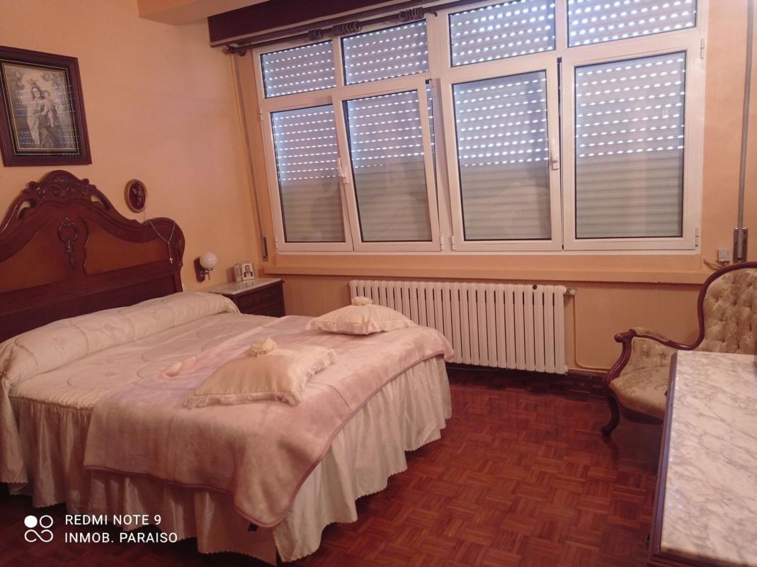 Venta de chalet adosado en RU ROSALIA CASTRO , Cariño photo 3