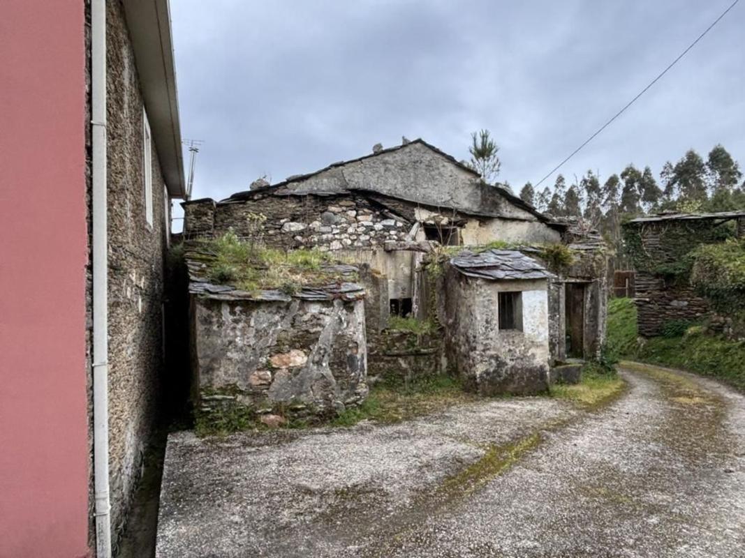 Venta de finca rústica en  Lugar Castiñeiras, 5 , Mañon photo 2
