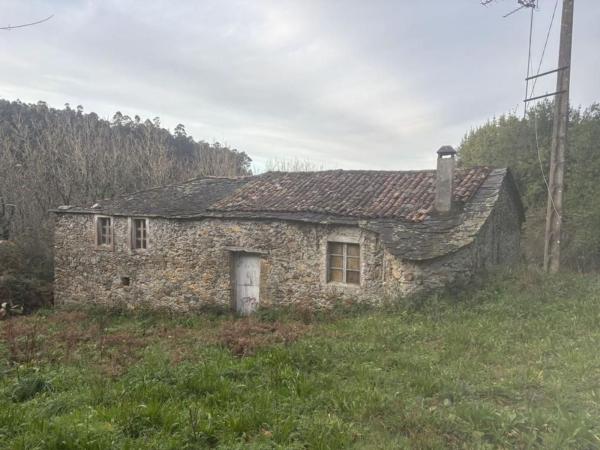 Rustic farm for sale in Lugar Portobo, 1 Q , Ortigueira thumbnail 1