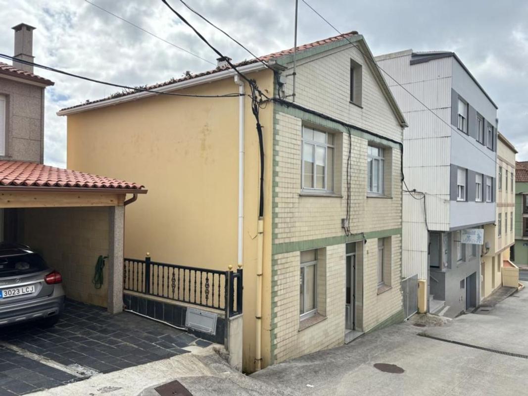 Sprzedaż niezależnego domku jednorodzinnego w Calle Doutor Carreño, 23, Kochanie photo 1