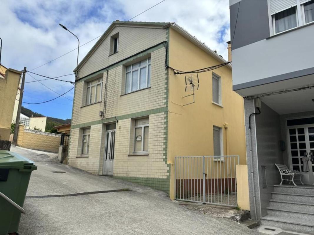 Sprzedaż niezależnego domku jednorodzinnego w Calle Doutor Carreño, 23, Kochanie photo 2