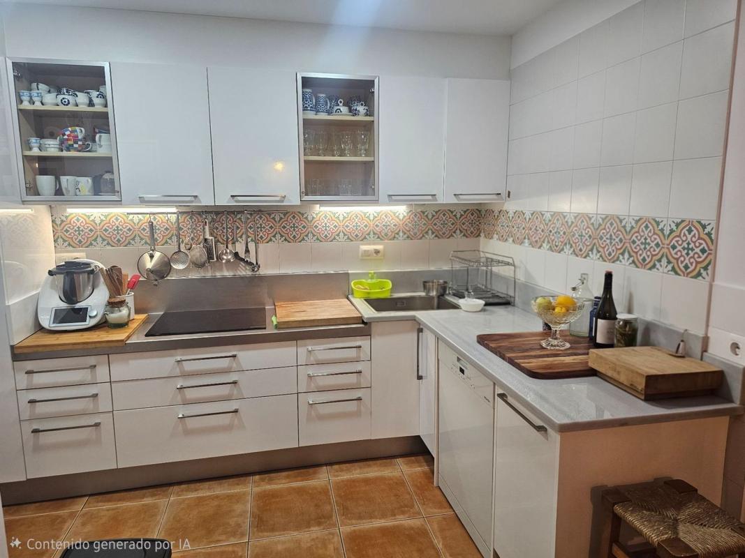 Sale of independent chalet in Calle de Belvís, Santiago de Compostela
photo 5