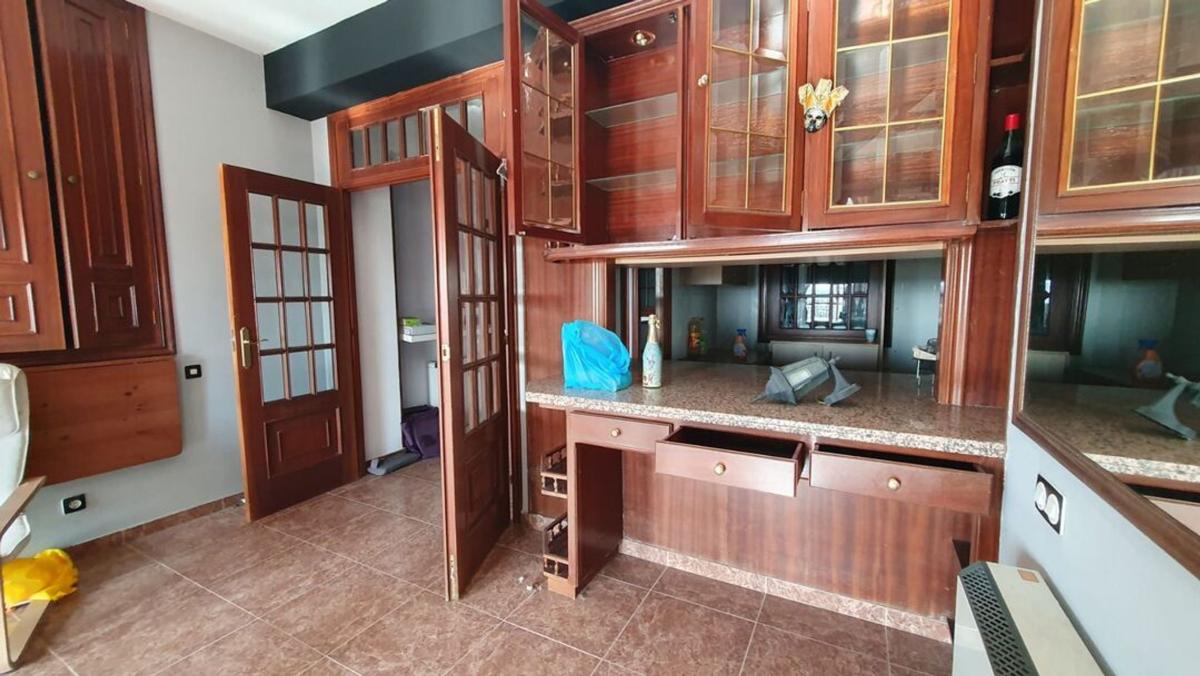 Venta de chalet adosado en  Calle da Cima da Eira , Santiago de Compostela photo 4