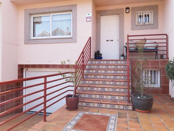 Chalet adosado en calle As Lameiriñas photo 1